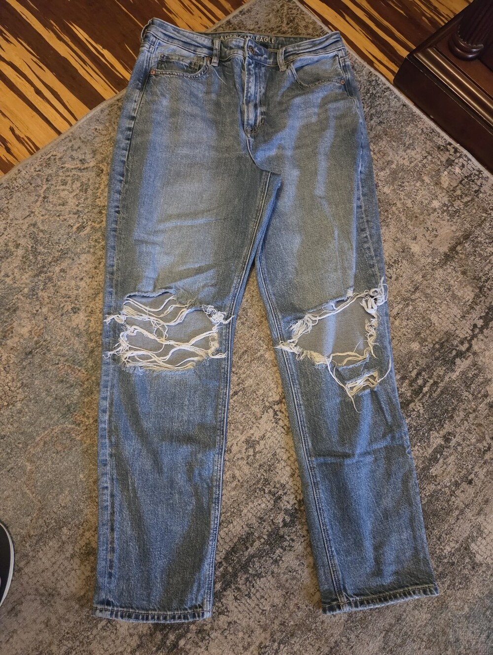 American Eagle Strigid Mom Jean Size 10 Measurements on tag